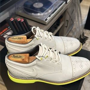 Nike Lunar Clayton golf shoes (spikeless)